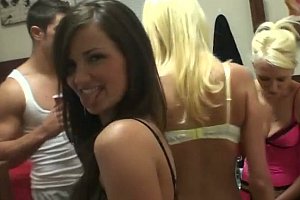 P0r0n0美国热妇 Porn